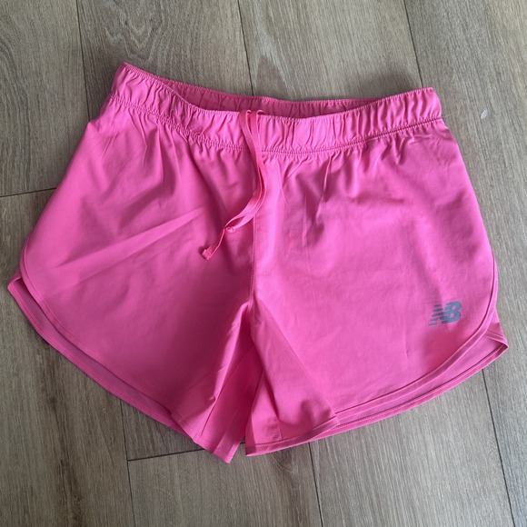 New Balance Women's Core Performance Shorts Pink Unlined Size Small 5in - Picture 1 of 9